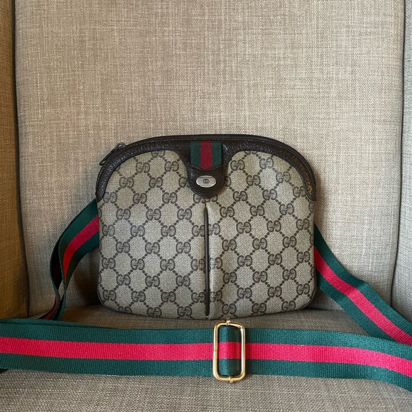 Authenticc Gucci vintage web sherry line crossbodydy bag 904.02.047 (C20001) - Picture 7 of 16